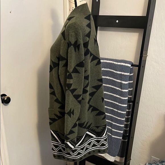 Frye Green Black Geometric Aztec Design Pockets Sweater Cardigan Boho Modern - Picture 4 of 12